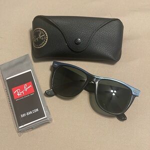 Ray-Ban 80’s/90’s Vintage Blue Wayfarer II Sunglasses with Black Leather Case